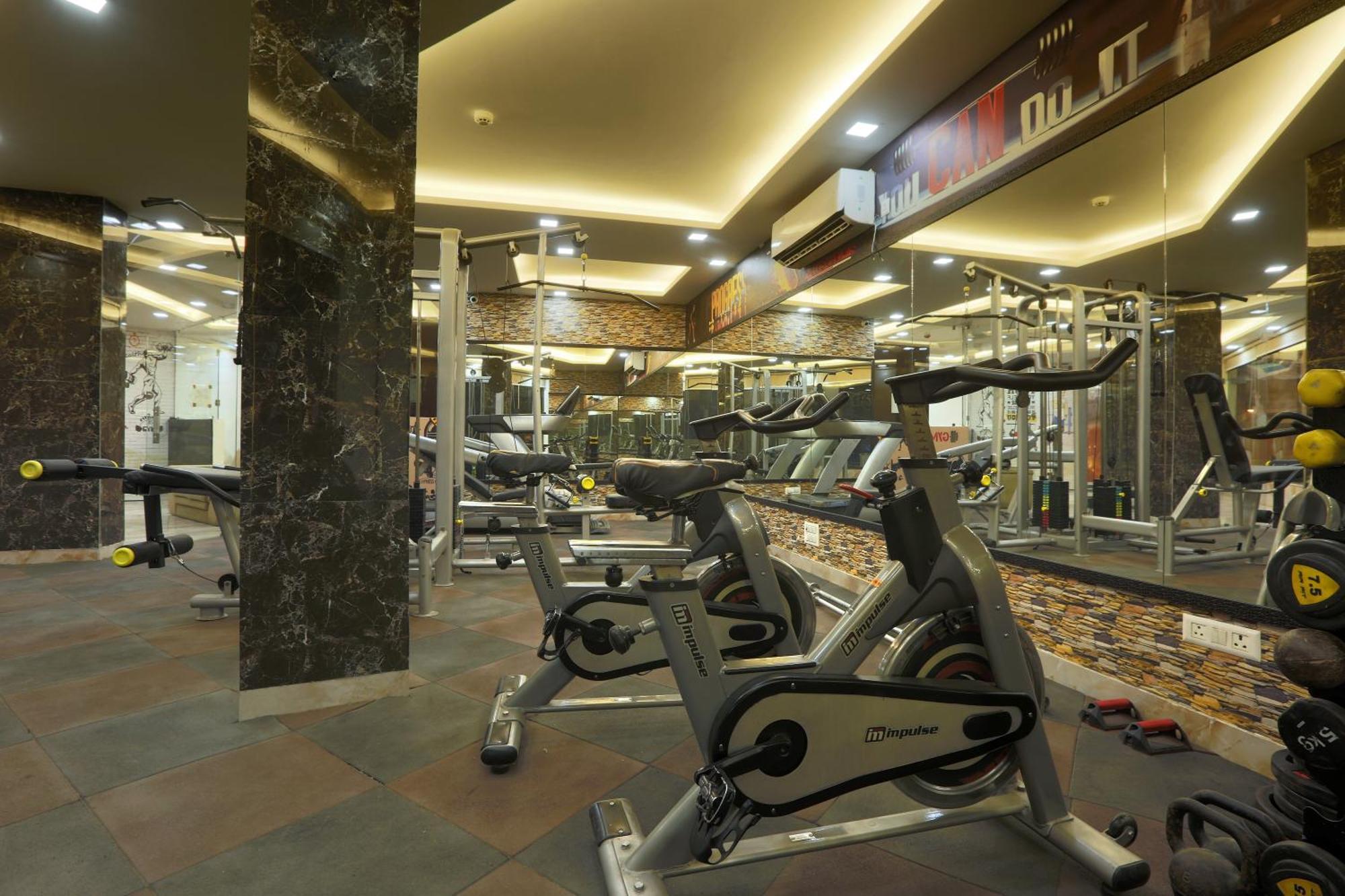 The Prithvi Near Delhi Airport 3*